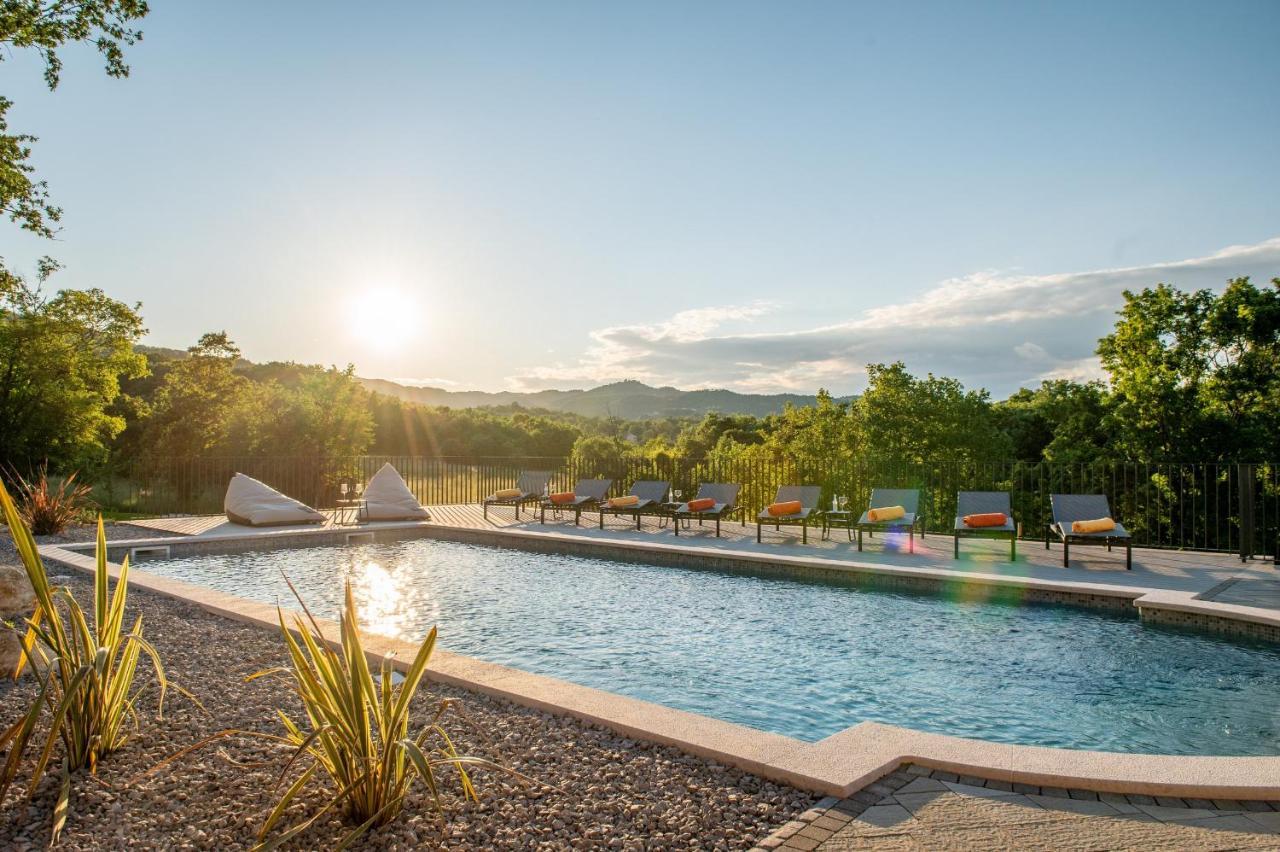 Luxury Villa Santa Cruz With Xl Pool And Jacuzzi Potpićan Exterior foto