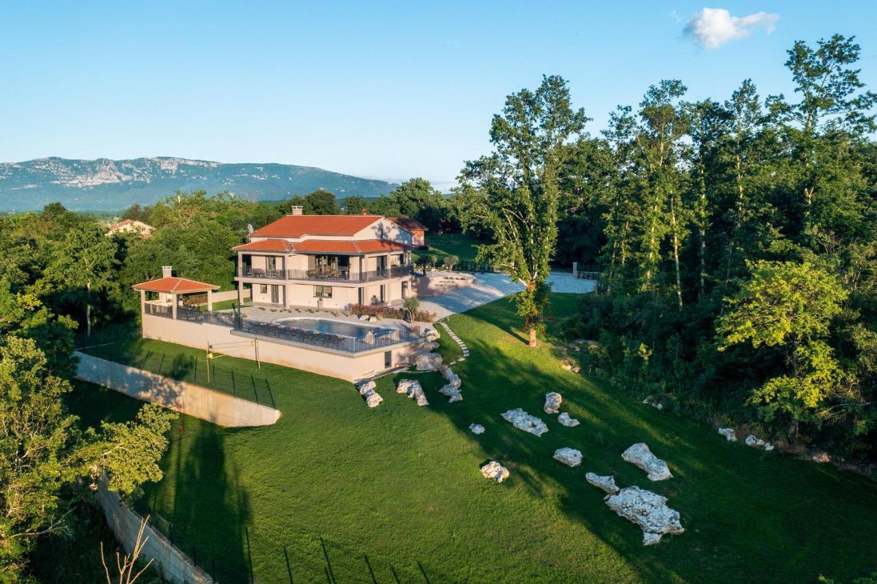 Luxury Villa Santa Cruz With Xl Pool And Jacuzzi Potpićan Exterior foto
